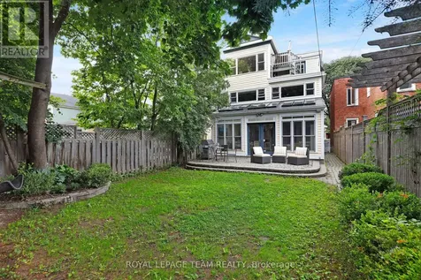 108 Stanley Avenue Ottawa ON K1M 1N9