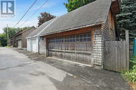 108 Stanley Avenue Ottawa ON K1M 1N9