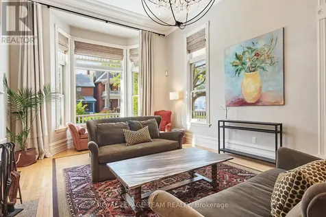 108 Stanley Avenue Ottawa ON K1M 1N9
