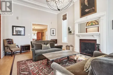 108 Stanley Avenue Ottawa ON K1M 1N9