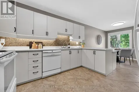 6 Grand Cedar Court Ottawa ON K2S 1C8