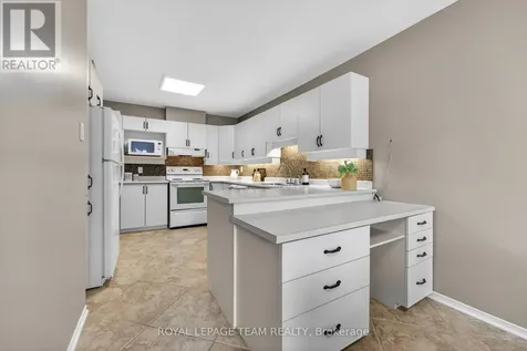 6 Grand Cedar Court Ottawa ON K2S 1C8