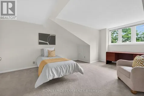 6 Grand Cedar Court Ottawa ON K2S 1C8