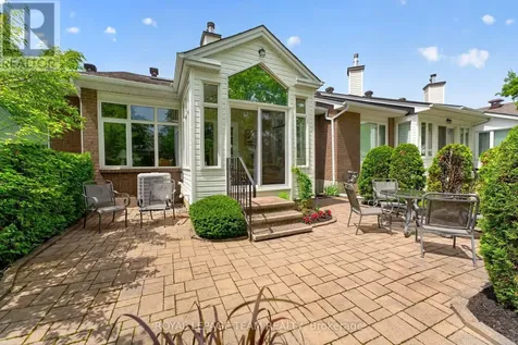 6 Grand Cedar Court Ottawa ON K2S 1C8