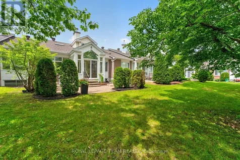 6 Grand Cedar Court Ottawa ON K2S 1C8