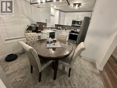 7929 Hawthorne Drive Windsor ON N8R 2J9