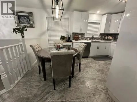 7929 Hawthorne Drive Windsor ON N8R 2J9