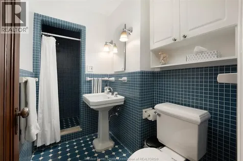 2032 Willistead Crescent Windsor ON N8Y 1K5