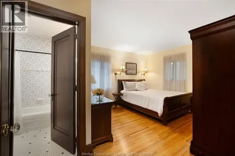 2032 Willistead Crescent Windsor ON N8Y 1K5