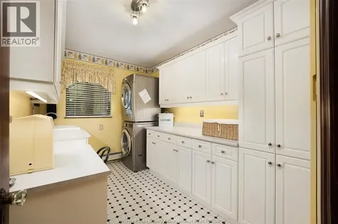 2032 Willistead Crescent Windsor ON N8Y 1K5
