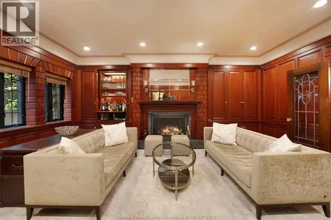 2032 Willistead Crescent Windsor ON N8Y 1K5