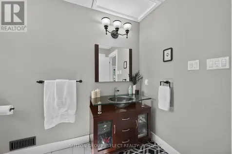 152 Elm Street St. Thomas ON N5R 1J3