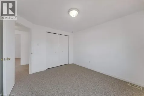 359 Highbrook Crescent Kitchener ON N2E 3P5