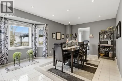 107 Rose Bridge Crescent Cambridge ON N3C 3Z2