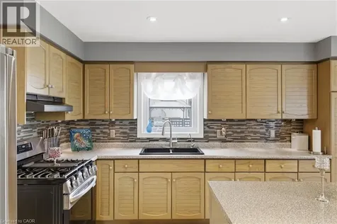 107 Rose Bridge Crescent Cambridge ON N3C 3Z2