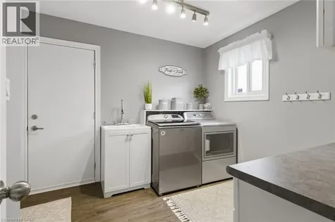 107 Rose Bridge Crescent Cambridge ON N3C 3Z2