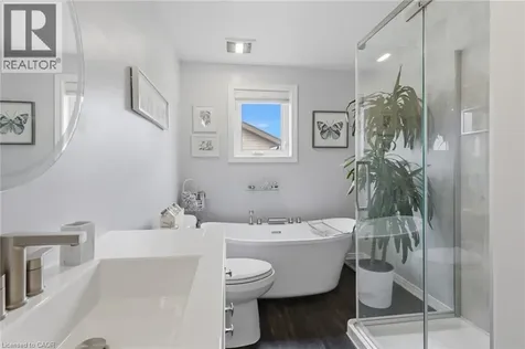 107 Rose Bridge Crescent Cambridge ON N3C 3Z2