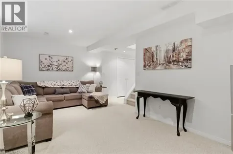 107 Rose Bridge Crescent Cambridge ON N3C 3Z2
