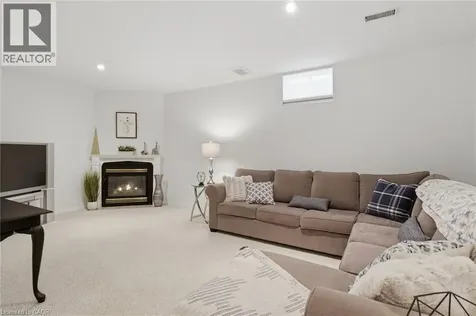 107 Rose Bridge Crescent Cambridge ON N3C 3Z2