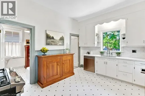 10 Selkirk Street Cambridge ON N1S 1Z1