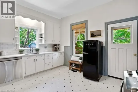10 Selkirk Street Cambridge ON N1S 1Z1