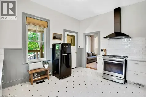 10 Selkirk Street Cambridge ON N1S 1Z1