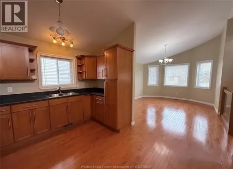 551 Clover Street Windsor ON N8P 1C5