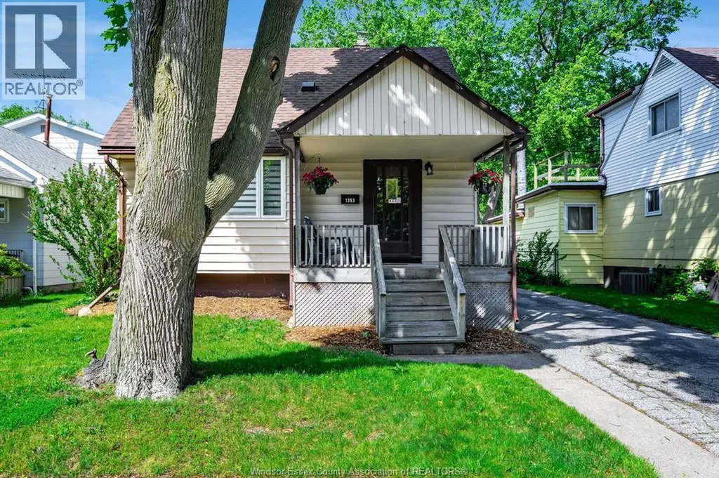 1353 George Avenue Windsor ON N8Y 2X8