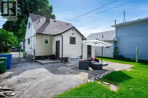 1353 George Avenue Windsor ON N8Y 2X8