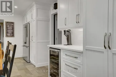 2032 Delmar Court Ottawa ON K1H 5R6