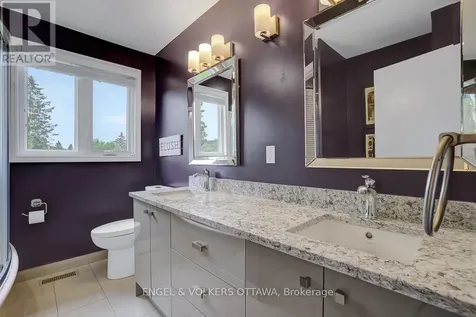 2032 Delmar Court Ottawa ON K1H 5R6