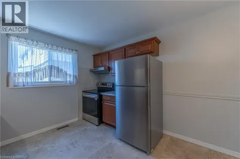 24 Oakhill Drive Brantford ON N3T 1R1