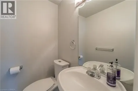 24 Oakhill Drive Brantford ON N3T 1R1