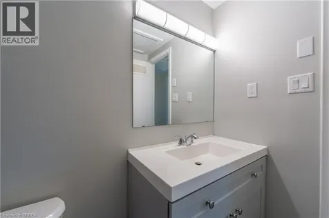 24 Oakhill Drive Brantford ON N3T 1R1