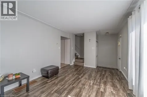24 Oakhill Drive Brantford ON N3T 1R1
