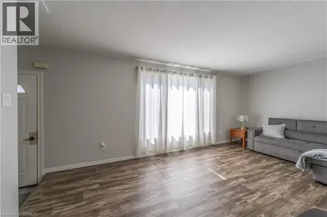 24 Oakhill Drive Brantford ON N3T 1R1