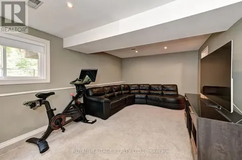16 Dawn Ridge Drive Northeast Kitchener ON N2N 3J7