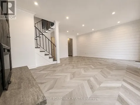 4396 Whittaker Crescent Ottawa ON K1B 4P2