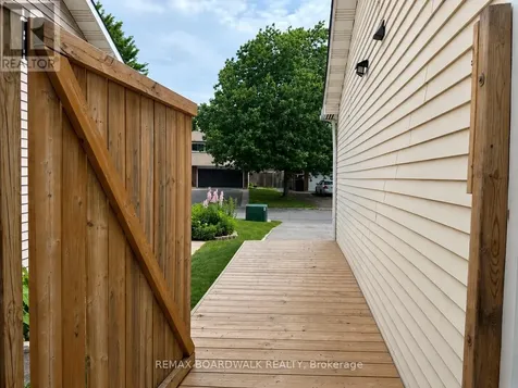 4396 Whittaker Crescent Ottawa ON K1B 4P2