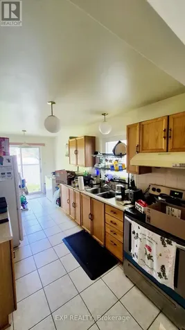 35 Raj Terrace Ottawa ON K1G 4T7