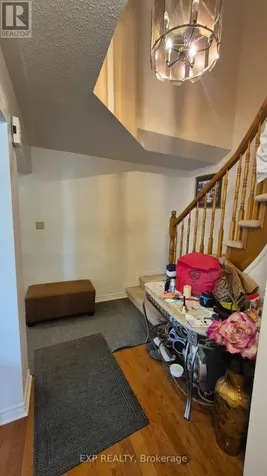 35 Raj Terrace Ottawa ON K1G 4T7