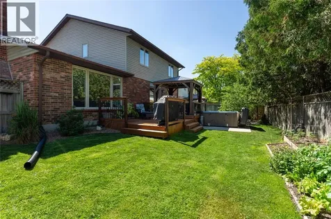 2636 Stoneridge Court Sarnia ON N0N 1C0