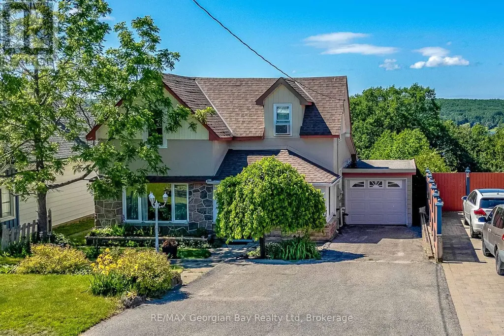 71 Poyntz Street Penetanguishene ON L9M 1N6