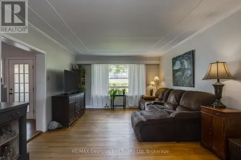 71 Poyntz Street Penetanguishene ON L9M 1N6