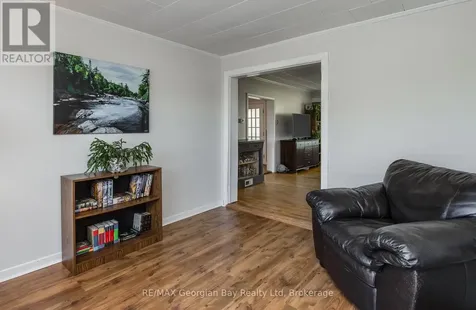 71 Poyntz Street Penetanguishene ON L9M 1N6