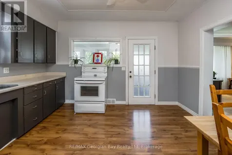 71 Poyntz Street Penetanguishene ON L9M 1N6