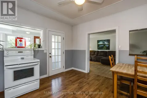 71 Poyntz Street Penetanguishene ON L9M 1N6