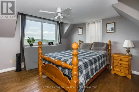 71 Poyntz Street Penetanguishene ON L9M 1N6