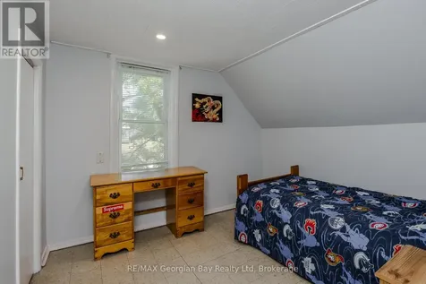 71 Poyntz Street Penetanguishene ON L9M 1N6