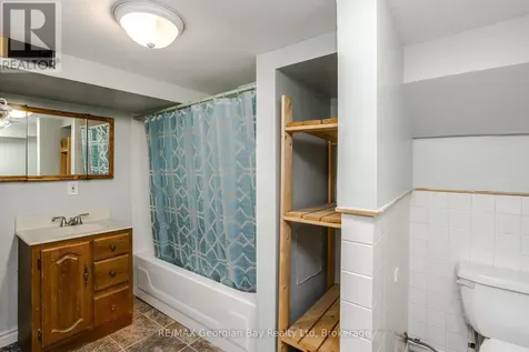 71 Poyntz Street Penetanguishene ON L9M 1N6